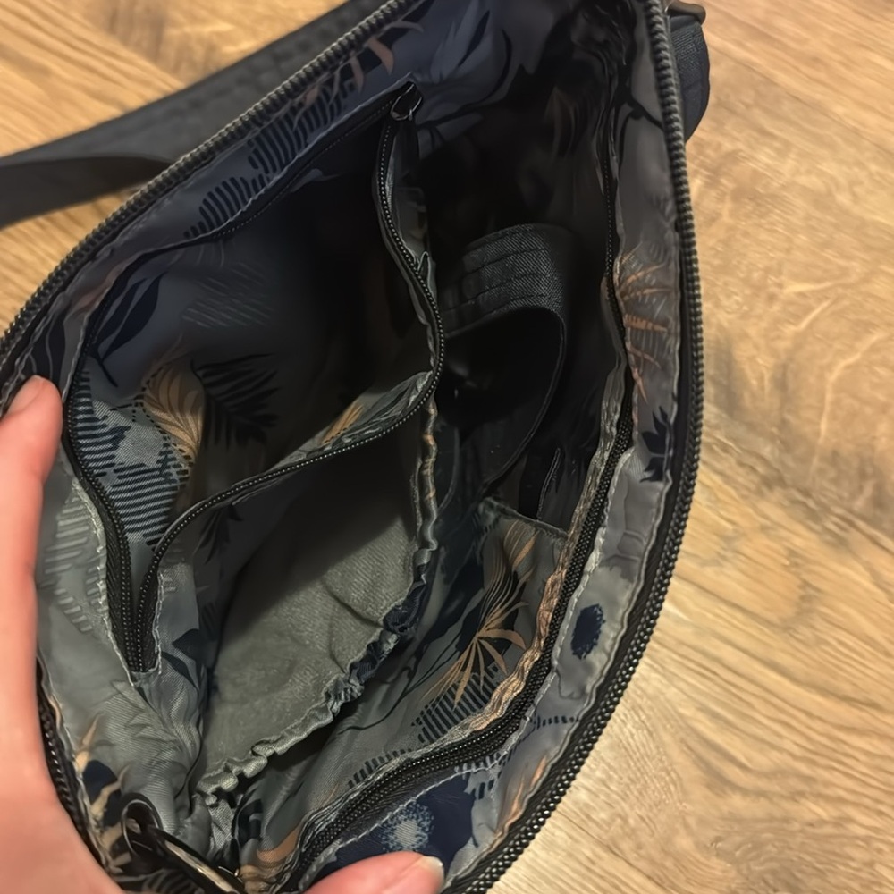 Charcoal grey Lug purse - Picture 5 of 6